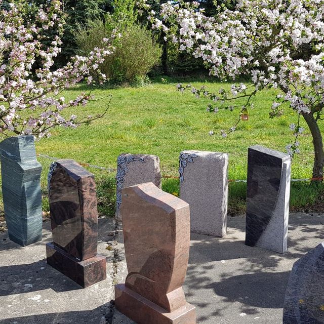 Steinmetz - „Haus der Bestattung“ am Friedhof in Parchim