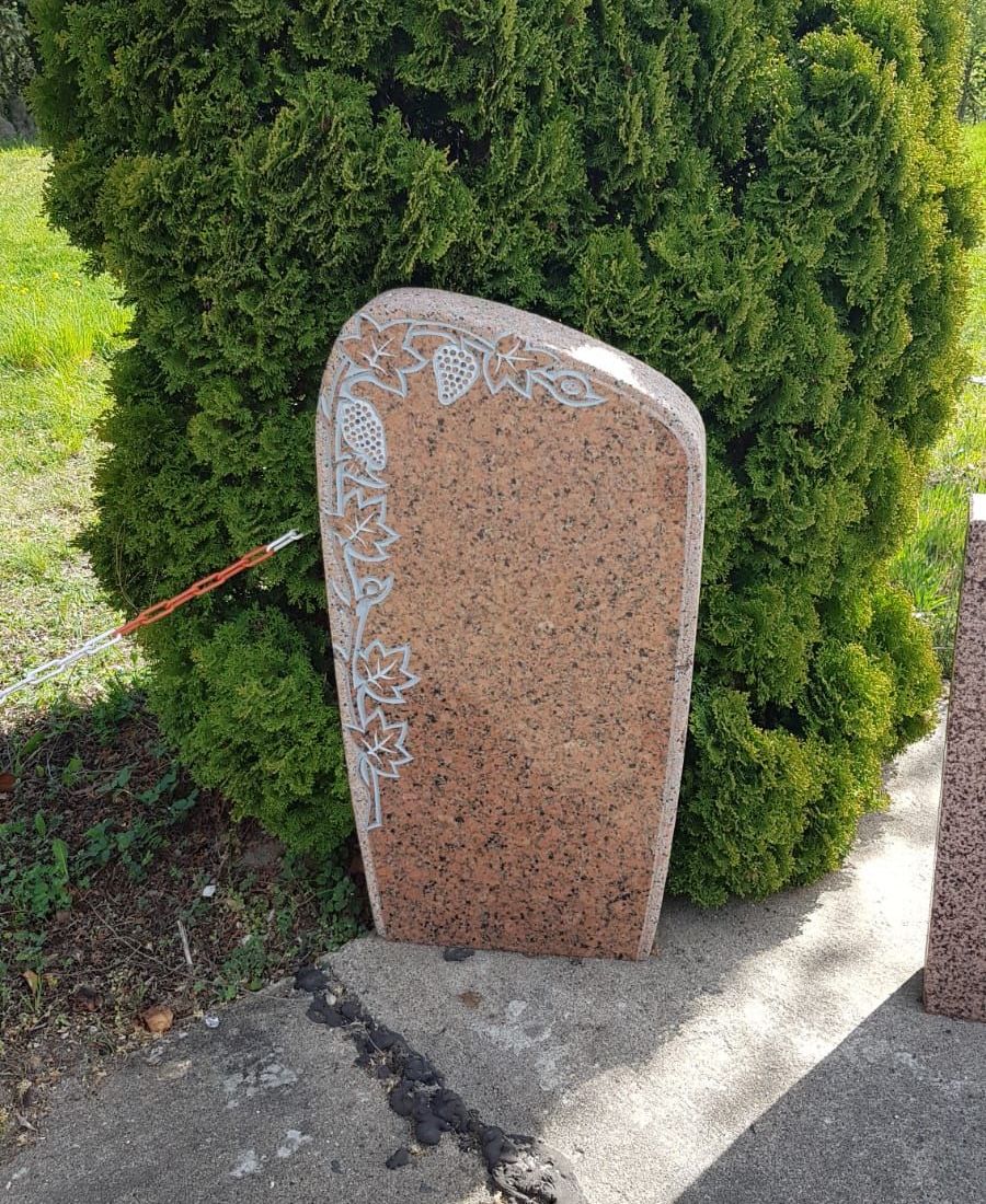 Steinmetz - „Haus der Bestattung“ am Friedhof in Parchim