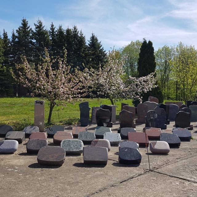 Steinmetz - „Haus der Bestattung“ am Friedhof in Parchim