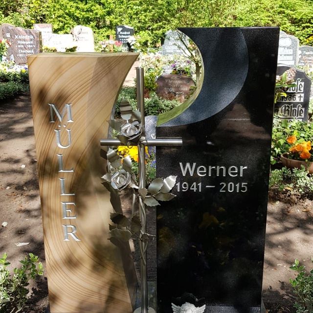 Steinmetz - „Haus der Bestattung“ am Friedhof in Parchim